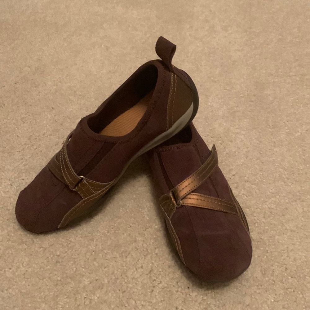 Easy Spirit Monets Size  8 1/2 M. Excellent used condition, worn twice.